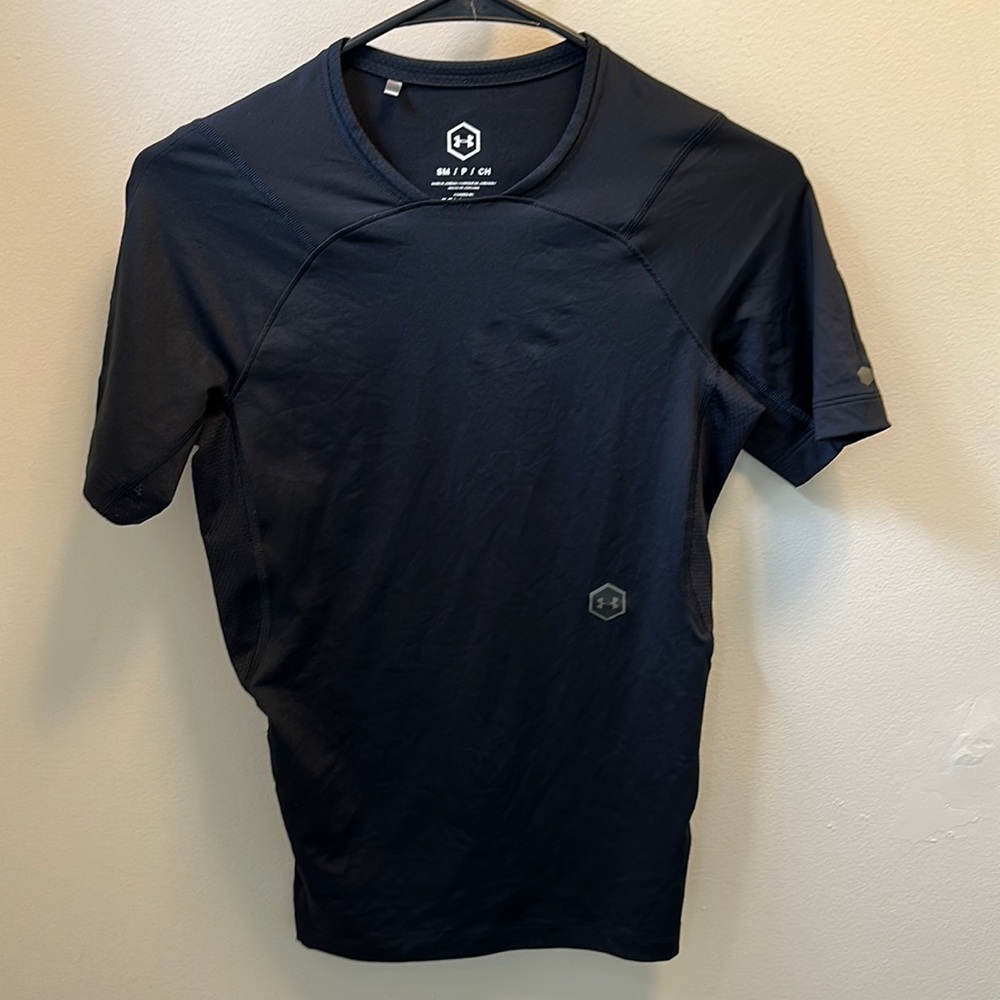 Under Armour Celliant women’s workout top size small